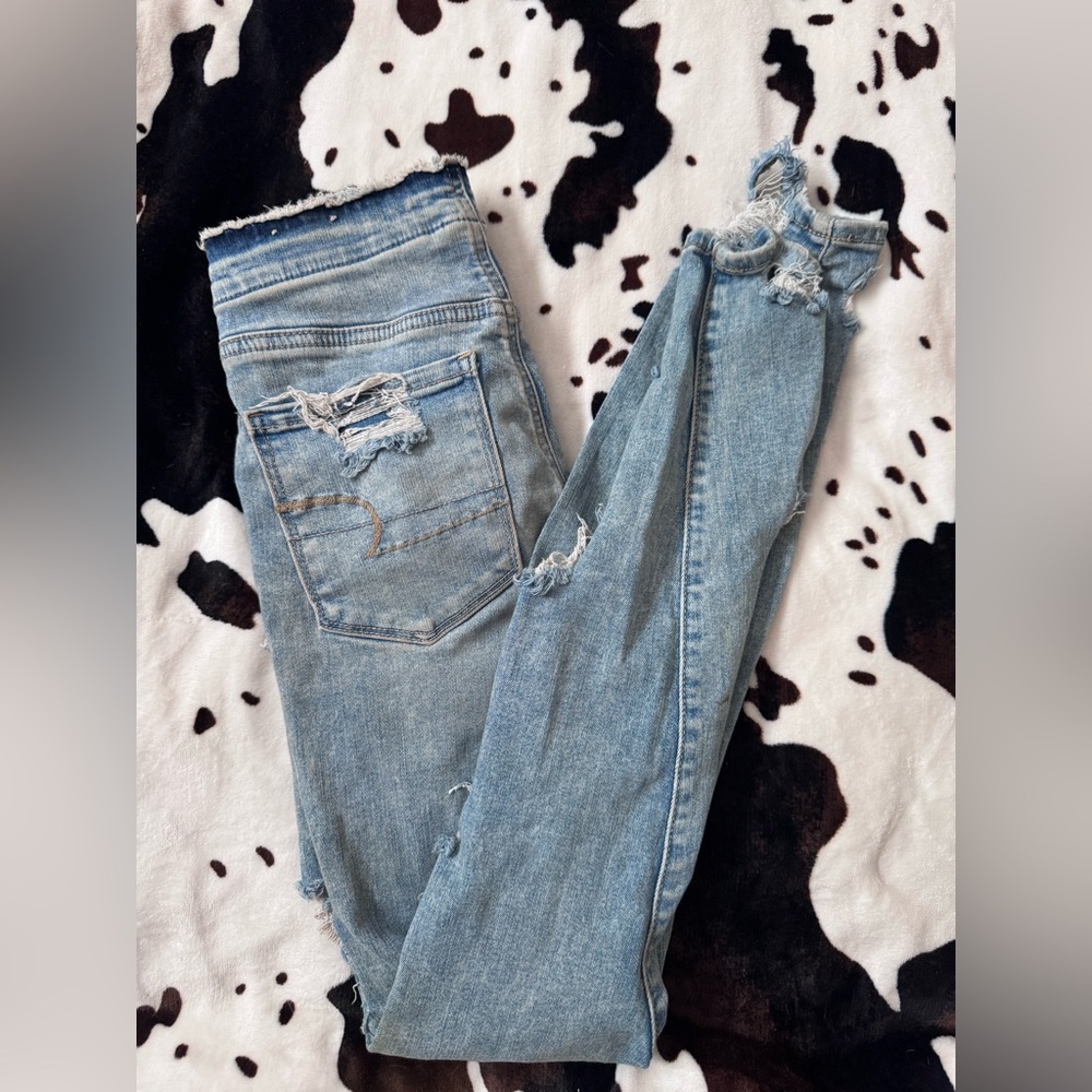 American Eagle Outfitters Light Blue Distressed Skinny Jeans